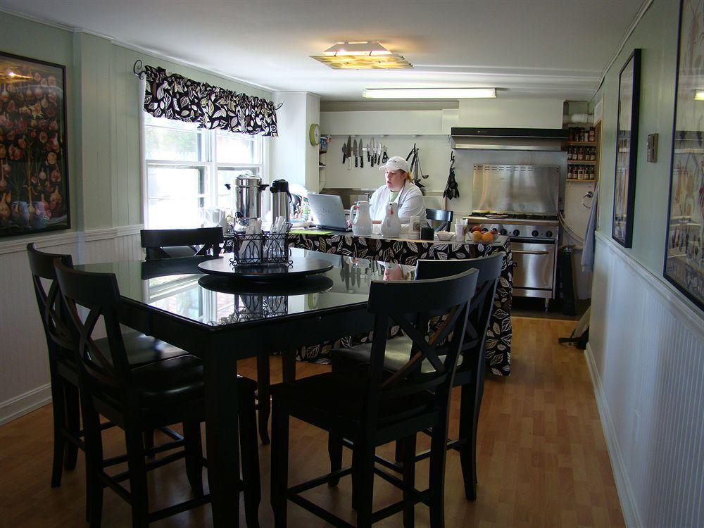 Bay Leaf Cottages & Bistro Lincolnville Exterior foto